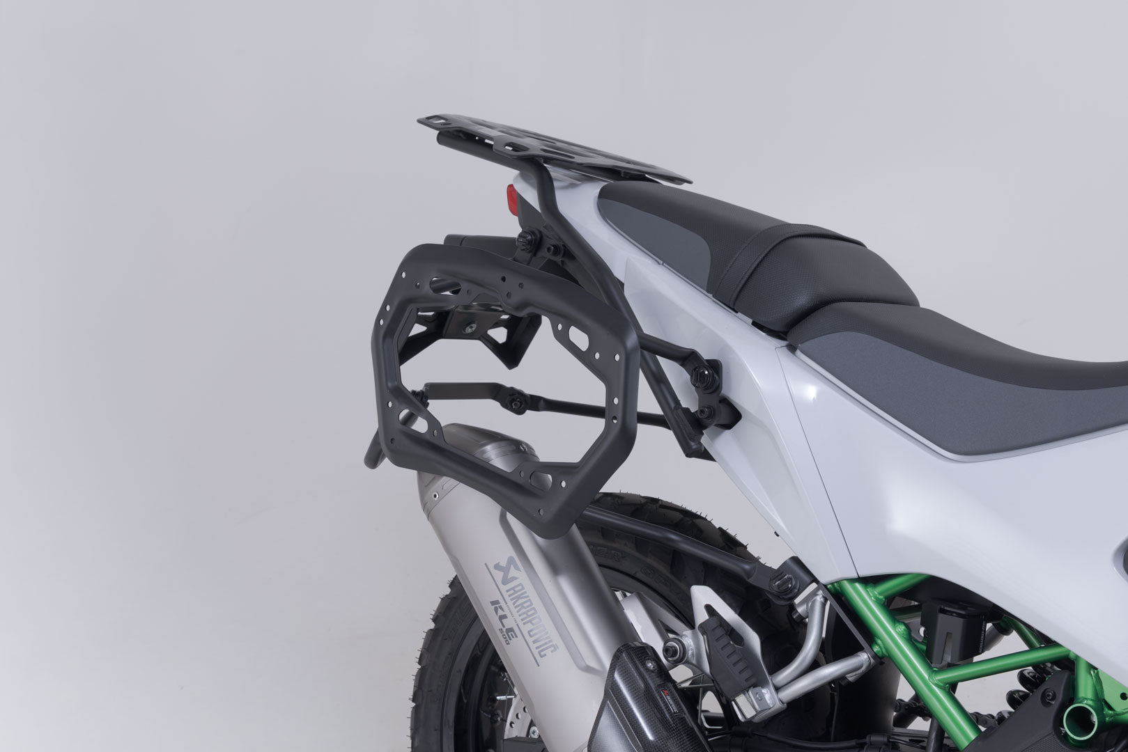 Scarico Akrapovic Slip-On Kawasaki KLE500 KLE500 SE 2026. KFT.08.084.30100/B