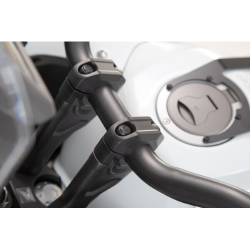 Riser manubrio Ã˜ 28 mm A=20 mm. Nero.